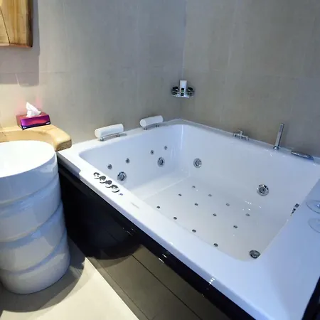 Magnifique Luxury سالونيك